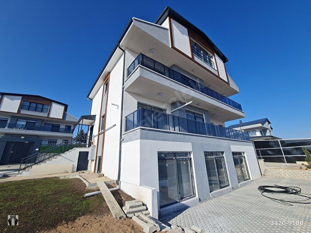 GÖLBAŞI KARŞIYAKADA MANZARALI FOURLEX ASANSÖRLÜ MÜSTAKİL VİLLA