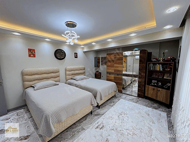 ÇANDARLI MERKEZDE LÜKS EŞYALI 5+2 VİLLA - Görsel 22
