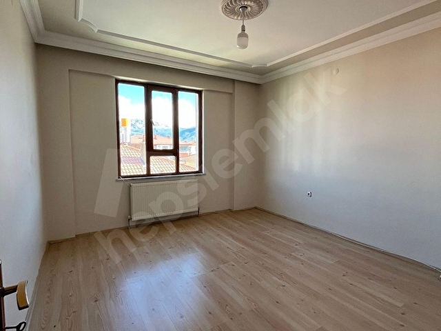 YAVUZ EMLAKTAN YAVUZSELİM MAH. 150 M2 3+1 KİRALIK DAİRE - Görsel 9
