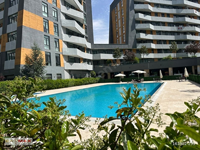SANCAKTEPE SELÇUKLU VADİ SİTESİNDE BALKONLU 1+1 SATILIK DAİRE