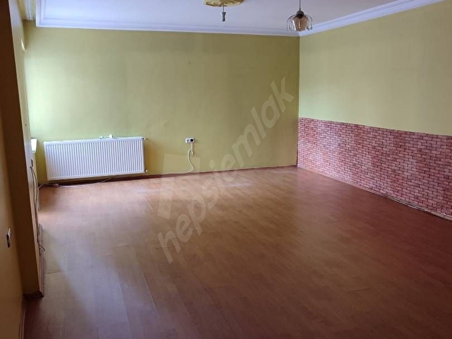 Merkezi Konumda Kiralık Geniş Daire - Görsel 15
