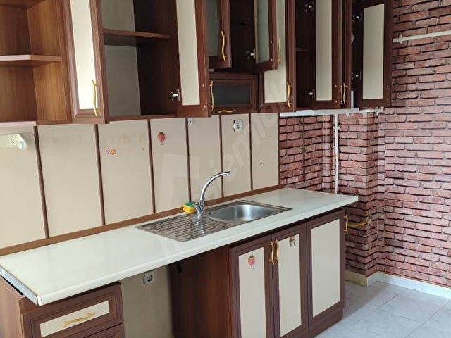 Merkezi Konumda Kiralık Geniş Daire - Görsel 9