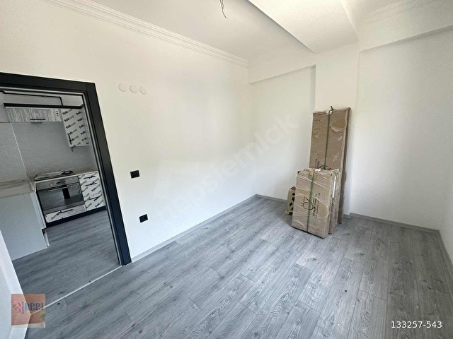 REELDEN ANAYOLA SAHİLE YAKIN HOLLÜ SIFIR SATILIK 1+1 DAİRE - Görsel 18