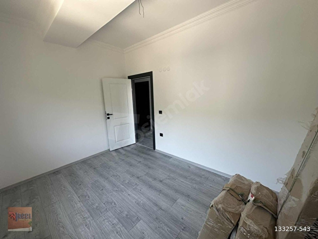 REELDEN ANAYOLA SAHİLE YAKIN HOLLÜ SIFIR SATILIK 1+1 DAİRE - Görsel 17
