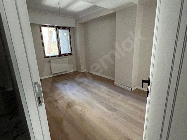 Bahçelievler Adnan Kahveci Bulvarında Cadde Üzeri Kiralık Sıfır 3+1 Daire - Görsel 18