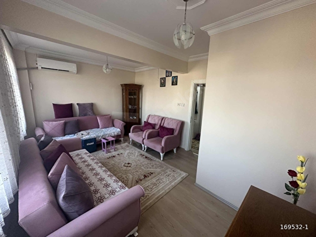 KÜÇÜKÇEKMECE YENİMAHALLEDE SATILIK ASANSÖRLÜ TADİLATLI 2+1 DAİRE - Görsel 3