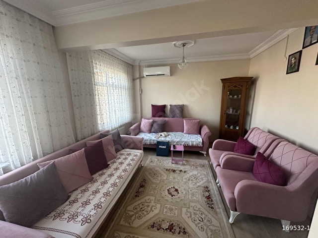 KÜÇÜKÇEKMECE YENİMAHALLEDE SATILIK ASANSÖRLÜ TADİLATLI 2+1 DAİRE - Görsel 4