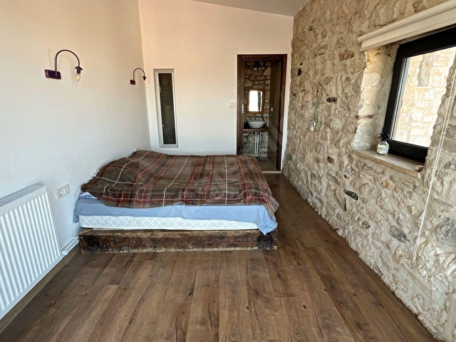 Urla Sanat Sokağının Dibinde Turizm Ruhsatlı Mükemmel Taş Ev - Görsel 14
