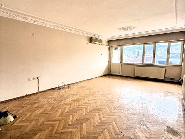 ÜÇKUYULAR CADDE ÜSTÜ MERKEZİ YERDE 2+1 MANZARALI - Görsel 2