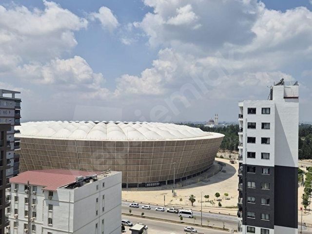 ÇARKIPAREDE 1+1 STADYUM VE ORMAN MANZARALI BALKONLU KİRALIK