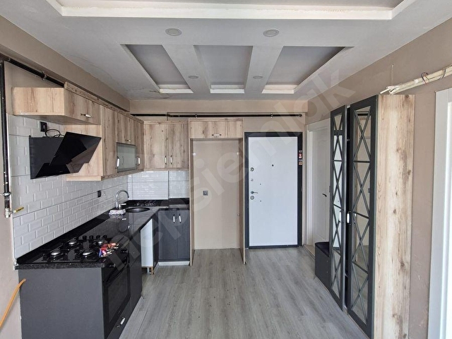 ÇARKIPAREDE 1+1 STADYUM VE ORMAN MANZARALI BALKONLU KİRALIK - Görsel 4
