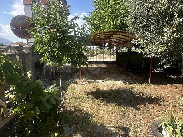 Müstakil iki katlı prefabrik ev Arsa ve bahçesi - Görsel 5
