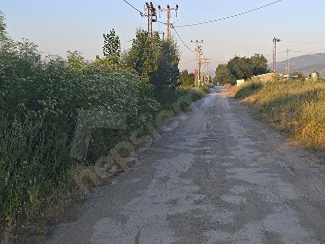 TOKAT TURHAL KARAYOLU ÜZERİNDE 4.632 m2 SATILIK BAHÇE