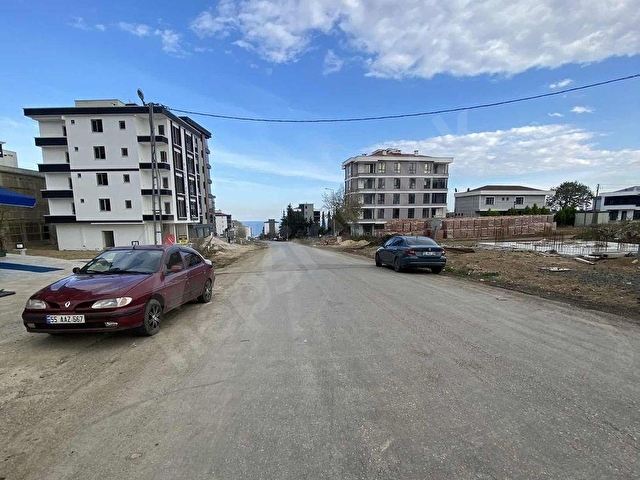 Alanlıda Ali Gaffar Okkan Caddesinde cephe satılık 1 + 1 daire - Görsel 2