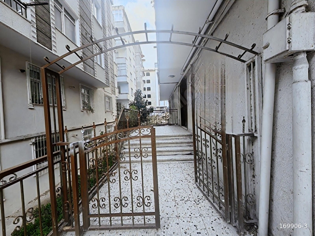 İSTANBUL BAHÇELİEVLERDE SATILIK ÇİFT BALKONLU 3+1 DAİRE - Görsel 3