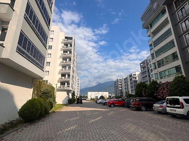 MİLLET MAHALLESİNDE GENİŞ VE FERAH 2+1 SATILIK DAİRE | 120 m² YAŞAM ALANI - Görsel 4