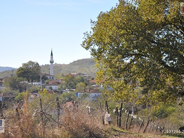 Biga/Harmanlı köyünde resmi yolu olan 4050m²fırsat fiyata.