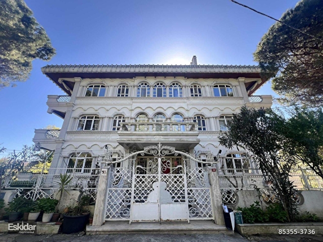 Beylerbeyi Manzaralı Havuzlu 4+1 Koru İçi Köşk Dairesi - Görsel 30