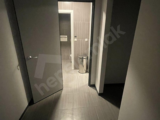 Maslak Metro Yakını Masrafsız 200 M2 Kiralık Ofis 170.000 TL - Görsel 11