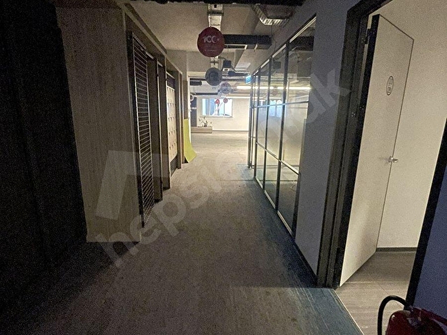 Maslak Metro Yakını Masrafsız 200 M2 Kiralık Ofis 170.000 TL - Görsel 10