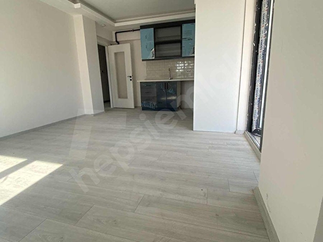 Susuz merkezde yol cepheli acil satılık 2+1 - Görsel 6