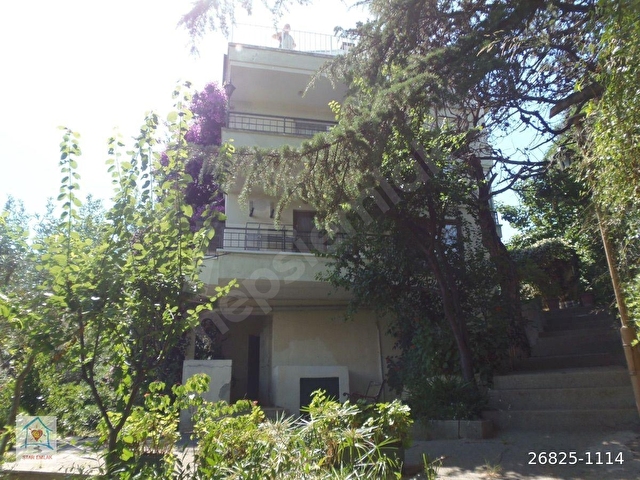 BÜYÜKADA’DA SATILIK 2+1 ŞAHANE DENİZ MANZARALI NAKIBEY PLAJININ KARŞISINDA ŞAHANE ORTA KAT DAİRE