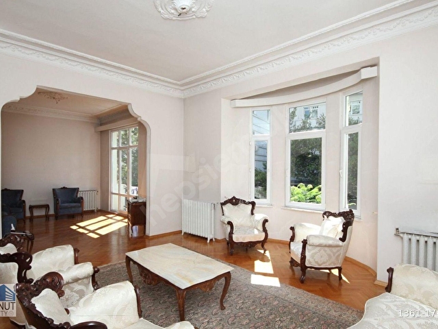 KONUT REALTY | Gümüşsuyunda Tarihi Binada 190 m² Satılık Daire - Görsel 5