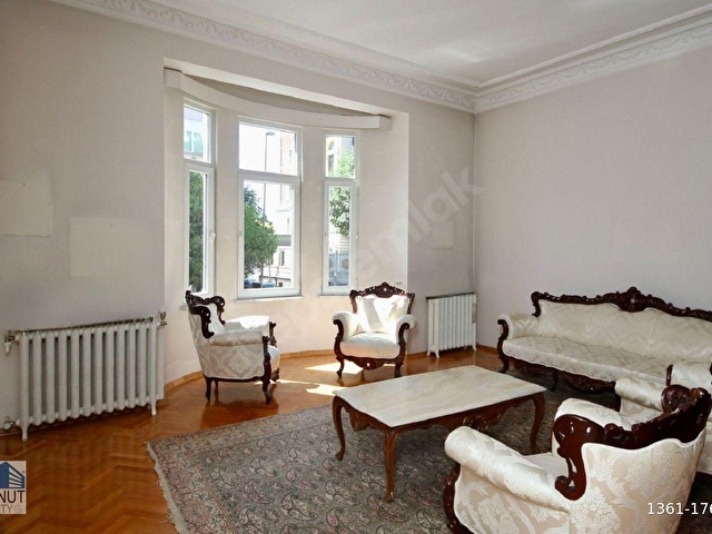 KONUT REALTY | Gümüşsuyunda Tarihi Binada 190 m² Satılık Daire - Görsel 7