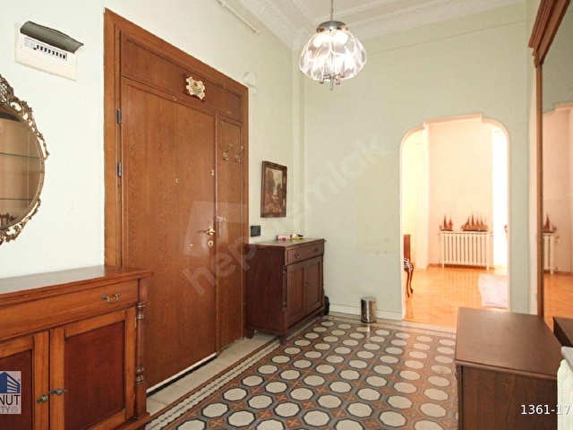 KONUT REALTY | Gümüşsuyunda Tarihi Binada 190 m² Satılık Daire - Görsel 4