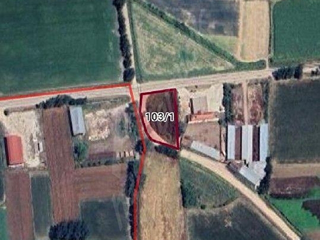 Ana Yol kıyısında Tokat Pazar Dereköy pazar zile yolu üzerinsatılık 2094m2 tarla, san. elektriği var - Görsel 3