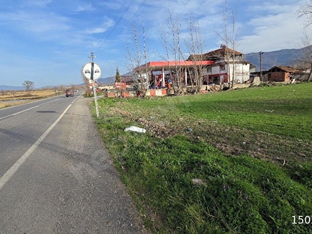Ana Yol kıyısında Tokat Pazar Dereköy pazar zile yolu üzerinsatılık 2094m2 tarla, san. elektriği var - Görsel 11
