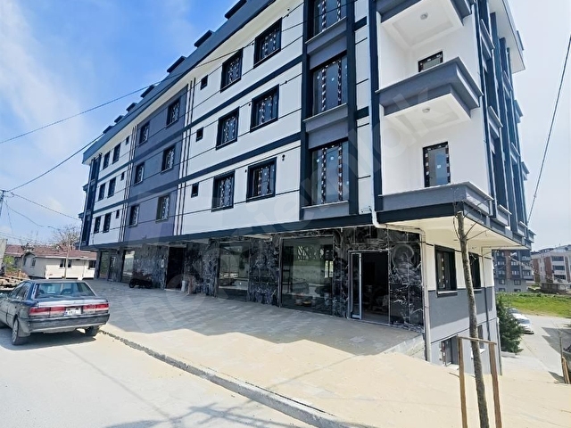Arnavutköy Haraççıda 300m² Düz Ayak Park Cepheli Kiralık Dükkan! - Görsel 2