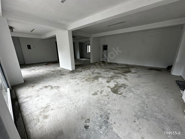 Arnavutköy Haraççıda 300m² Düz Ayak Park Cepheli Kiralık Dükkan! - Görsel 10