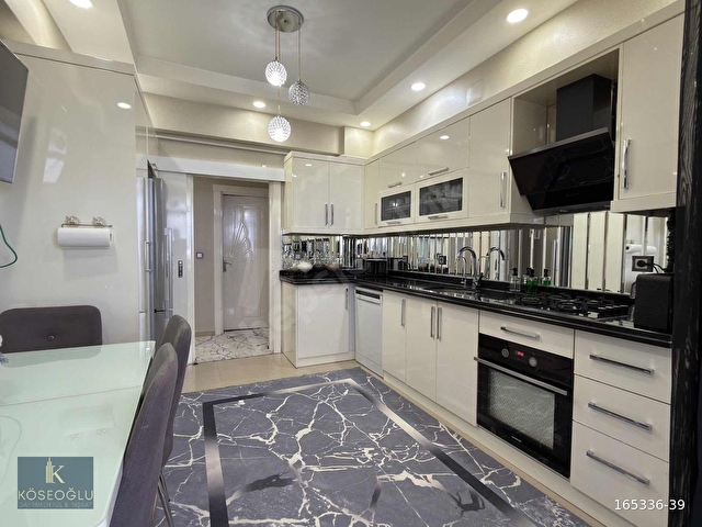 KARACAAHMETTE CADDE ÜZERİ 3+1 MERKEZİ KONUM SATILIK DAİRE - Görsel 4