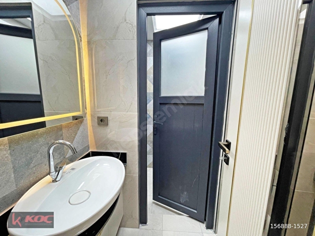 KARACAAHMETTE GENİŞ OTURUMLU CAM BALKONLU U.LÜX 2.5+1 DAİRE - Görsel 14