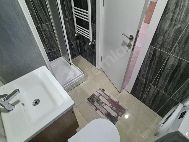 CUMHURİYET MAH. KAPALI OTOPARKLI 1+1 SIFIR EŞYALI KİRALIK DAİRE - Görsel 22