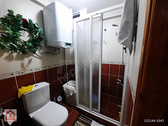 AKÇAY KÖŞEMDEN MERKEZDE DOĞALGAZLI EŞYALI 2+1 SATILIK DAİRE - Görsel 24