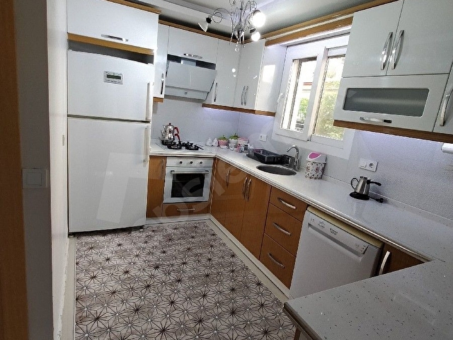 SAHİBİNDEN ÖZDEREDE DENİZE 300 M,EŞYALI KİRALIK TRİPLEX VİLLA - Görsel 8