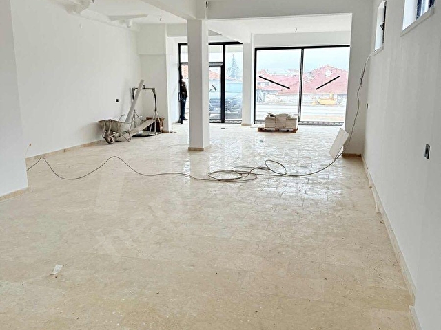ŞAFAK İNŞAAT EMLAKTAN CADDE KENARI KULLANIŞLI 100M2 DÜKKAN - Görsel 6