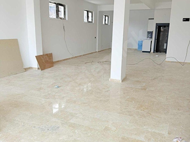 ŞAFAK İNŞAAT EMLAKTAN CADDE KENARI KULLANIŞLI 100M2 DÜKKAN - Görsel 2