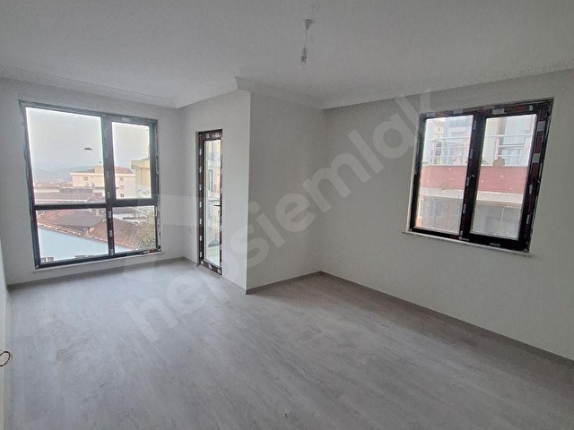Sancaktepe Yunusemre Mahallesinde 5+1 üst dubleks daire satılık - Görsel 2