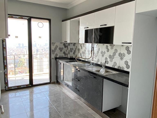 KARTAL YAKACIK ÇARŞI MAH 4 YILLIK ADALAR MANZARALI 3+1 KİRACILI DAİRE