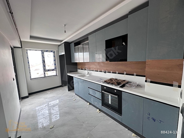 YILDIZPARKTAN EMEL CAD. METRO YAKINI SIFIR 2+1 SİTE İÇİNDE DAİRE