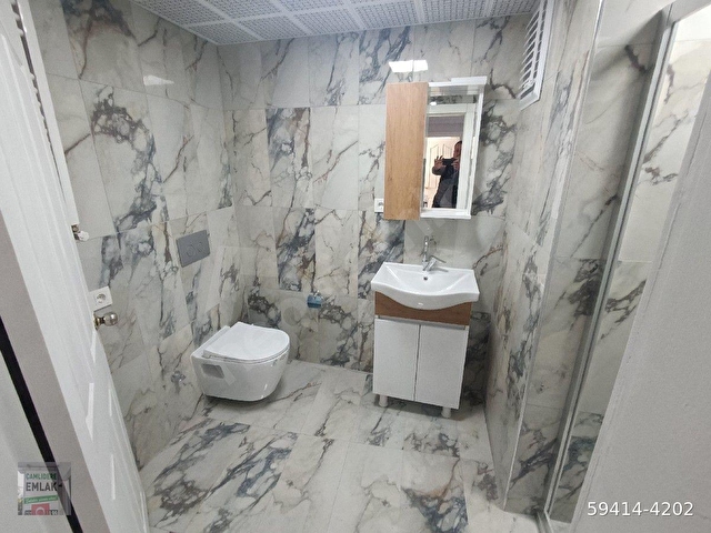 ÇAMLIDERE EMLAKTAN BEKAR MEMURA FULL+FULL YAPILI 70M2 2+1 BALKONLU Y.GİRİŞ ALTINDA DAİRE VAR - Görsel 3