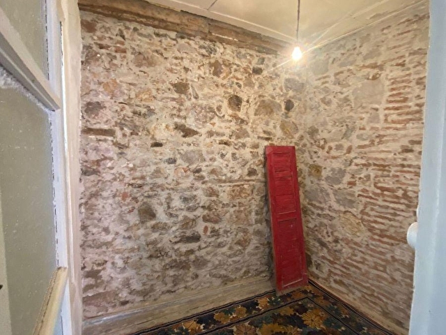 AYVADADAN AYVALIK MERKEZ’DE BAHÇELİ 3 KATLI 3+ 1TAŞ  RUM EVİ - Görsel 25