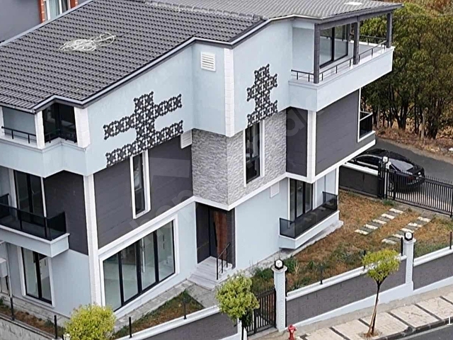 SİLİVİRİ FATİH MAHALLESİ SATILIK 8+2 LÜKS VİLLA - Görsel 10