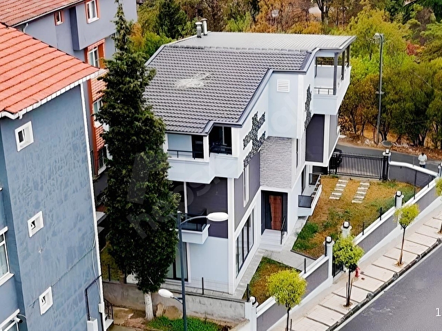 SİLİVİRİ FATİH MAHALLESİ SATILIK 8+2 LÜKS VİLLA - Görsel 11