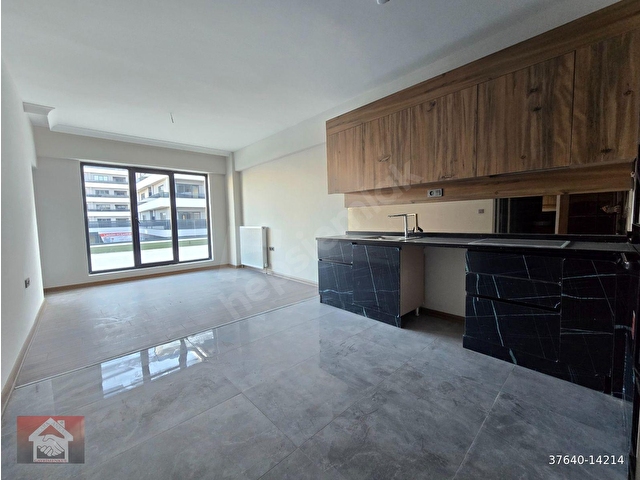 LAGOMDA 30M2 KAPATILABİLİR TERASLI 1+1 AVM CEPHELİ  YAPILI  OFİS - Görsel 3