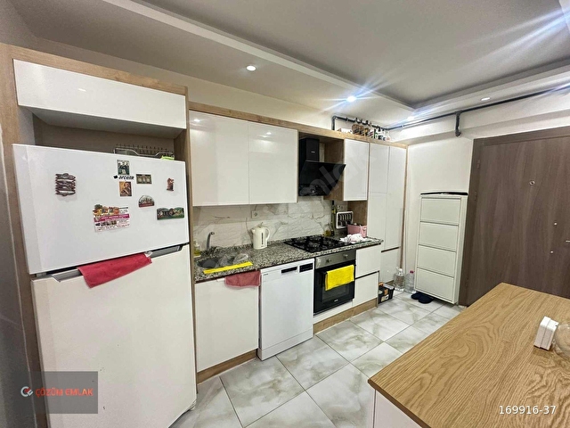 ÇÖZÜM EMLAKTAN MURADİYEDE SİTE İÇİNDE 1+1 EŞYALI KİRALIK DAİRE