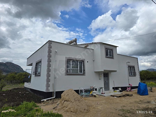 ALTIPARMAKTAN KÖŞE PARSEL GÜNEY CEPHELİ 4+1 SATILIK MÜSTAKİL EV - Görsel 14